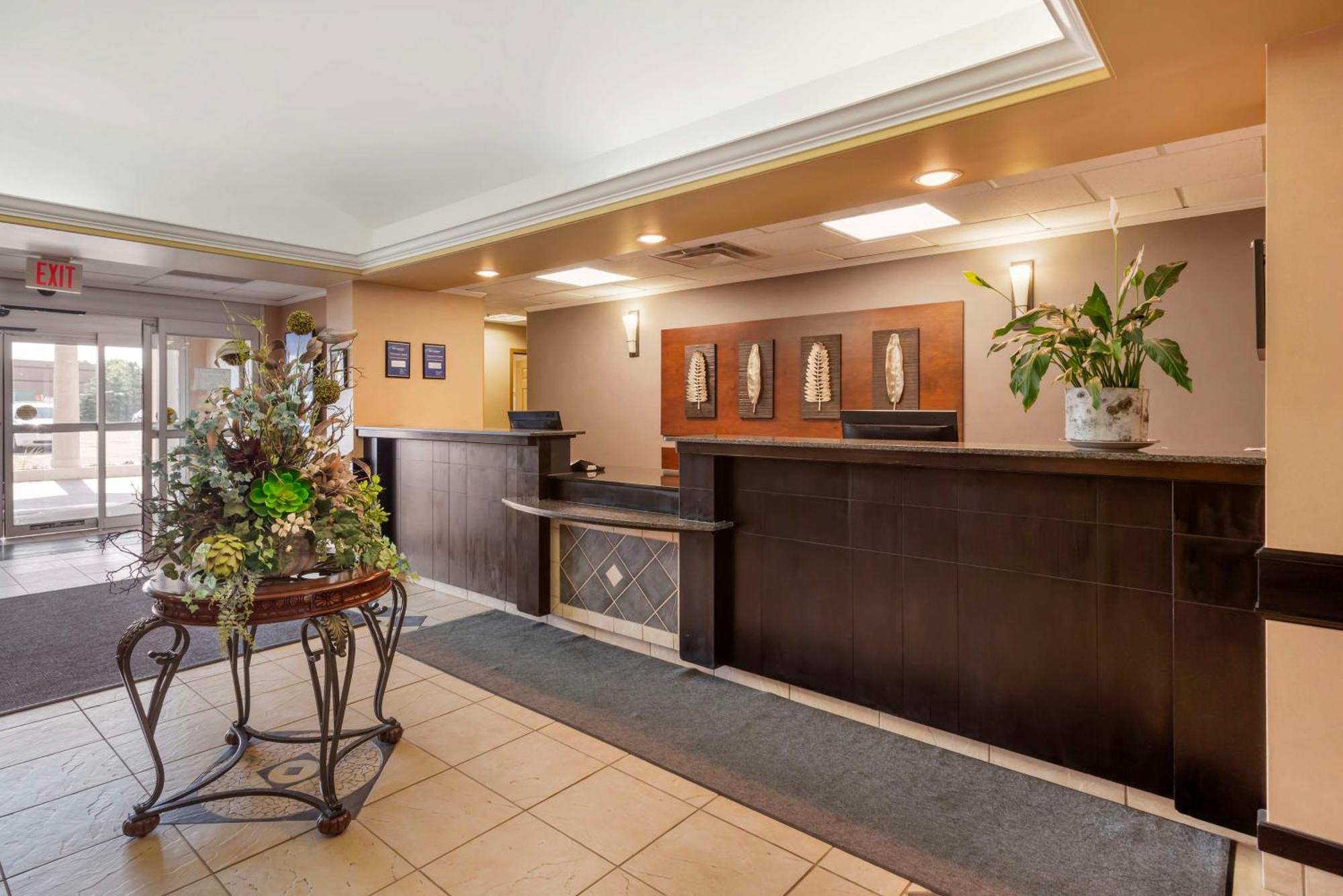 Best Western Rocky Mountain House Exterior photo